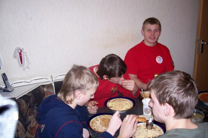 Подкрепится на дорогу